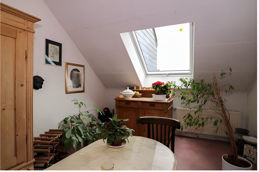 Dachgeschoss_20links_2050_20qm_restored-min