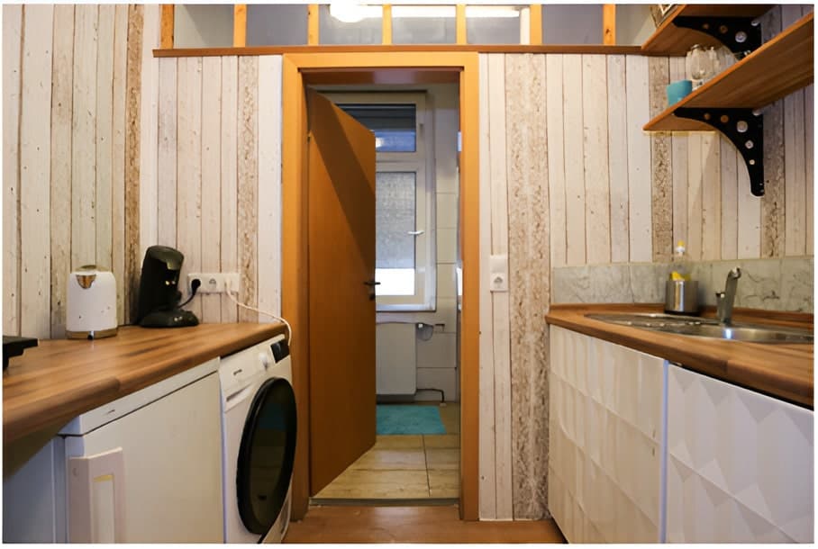 Erdgeschoss_20Links_2050qm_203_restored-min