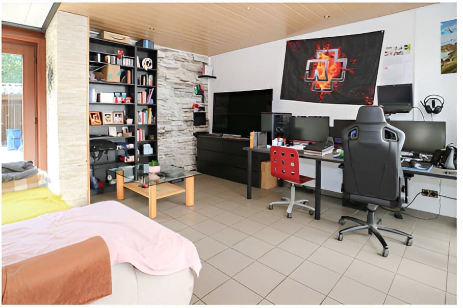 Erdgeschoss_20rechts_20125_20qm_203_restored-min