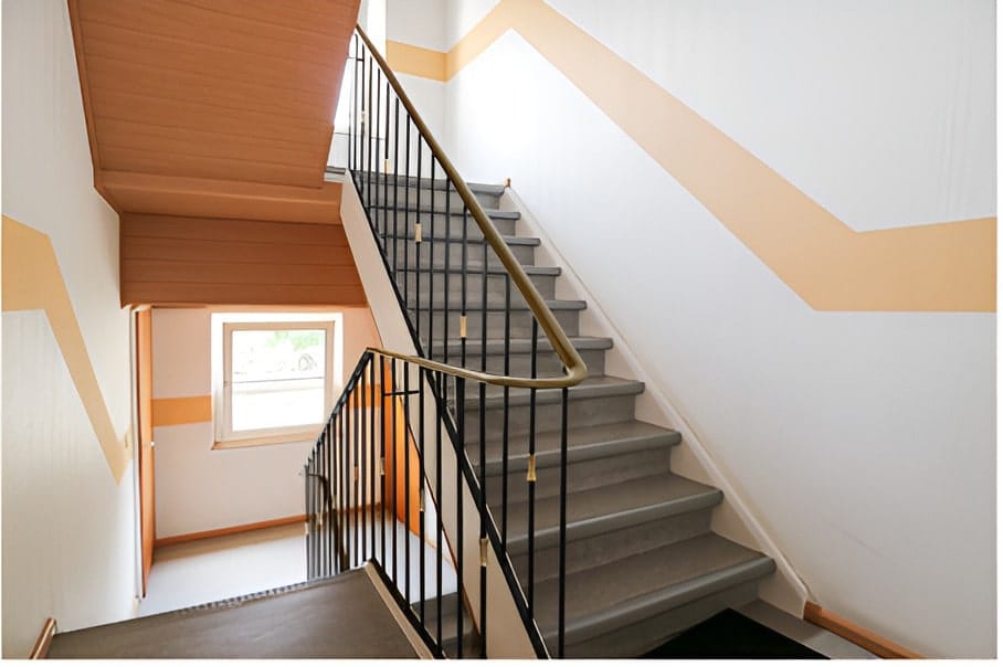 Treppenhaus_20zur_201._20Obergeschoss_restored-min